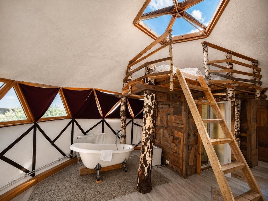 The tub beneath the loft