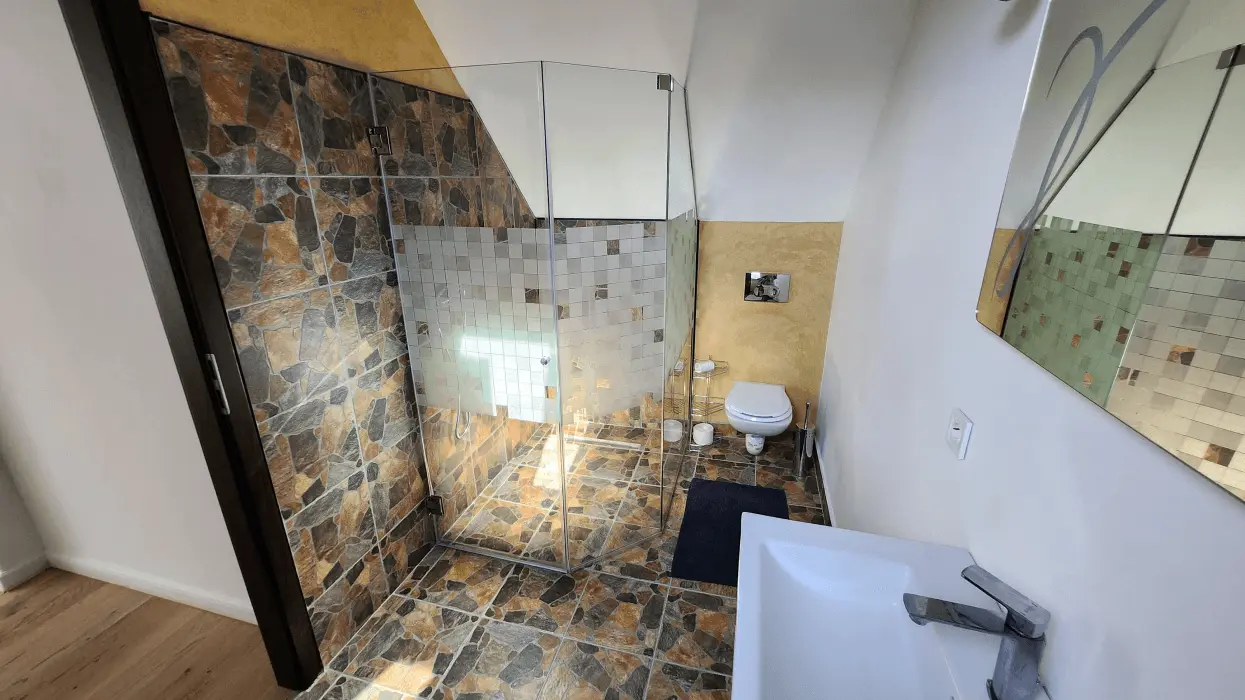 Custom shower Castelaria Jet Crust