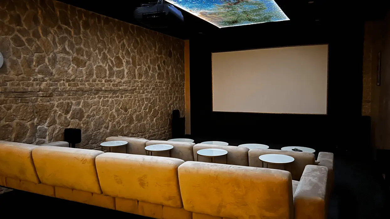 Most Luxurious Home Theater Castelaria Jet Crust