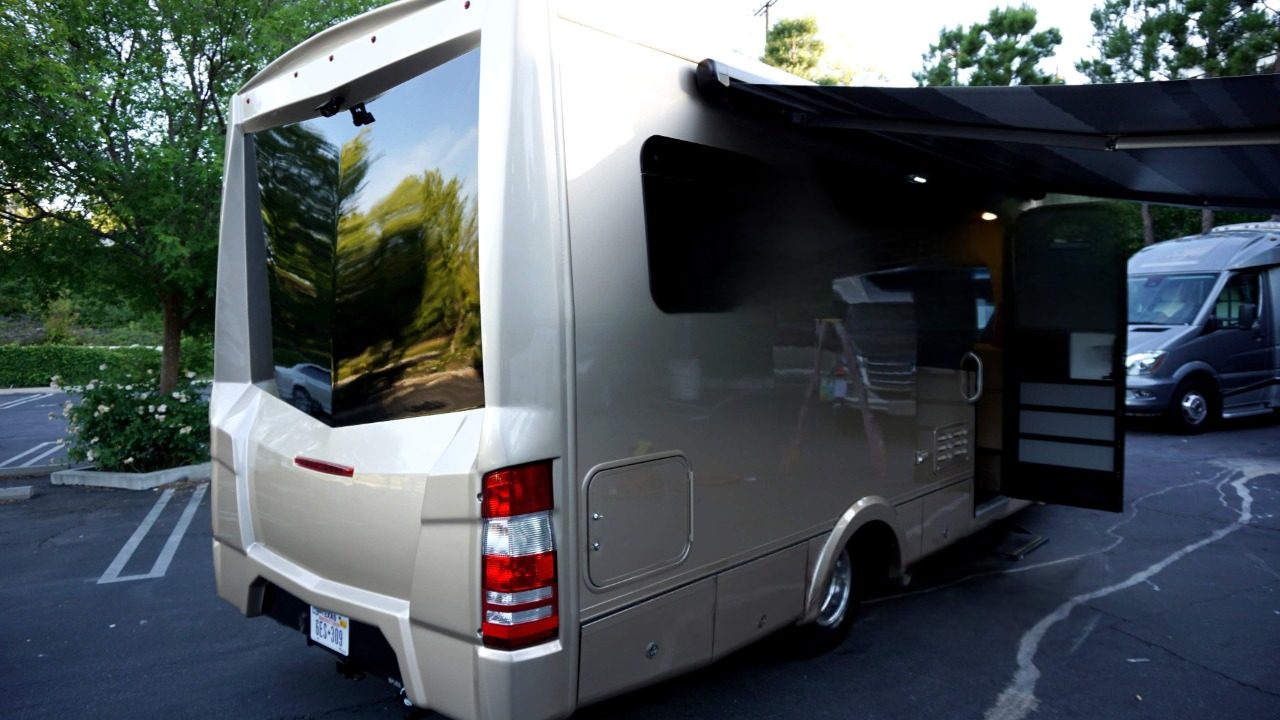 RV Rental - Luxurious RV in Malibu